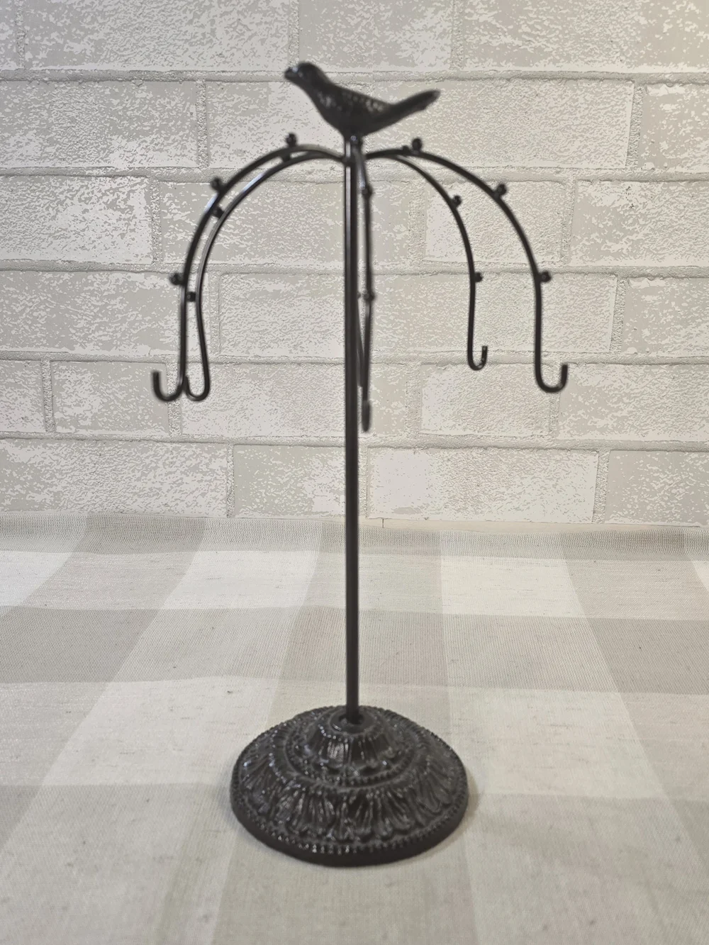 N/A metal cast